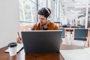 Estrategias Digitales para Másters y Postgrados