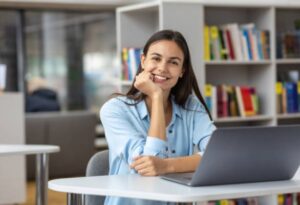 Cómo medir el retorno de inversión (ROI) en campañas de marketing educativo