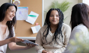 Cómo convertir visitas en inscripciones en tu colegio o universidad